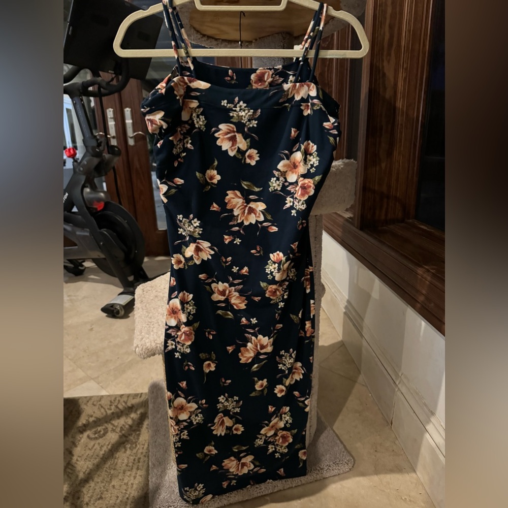 Haute monde med dress! #3 ! Anything marked 10$ and under is 3/for 10$ loves !